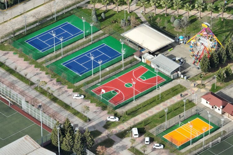 Gölcük yeni spor sahalarıyla donatılıyor -