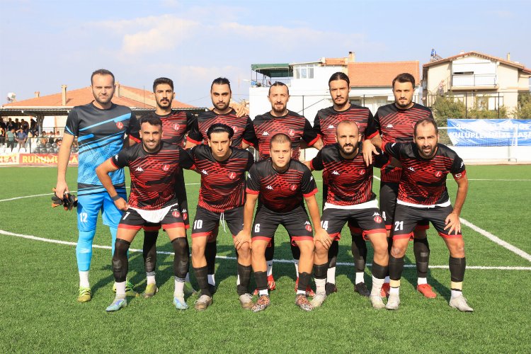 Güzelbahçe Belediye Spor liderlik virajında -