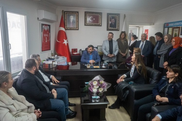 Güzelbahçe’de parti bayrakları asılmayacak -