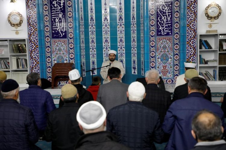 Hafız Ali Derman teravihte Bursa İnegöl cemaati ile buluştu -