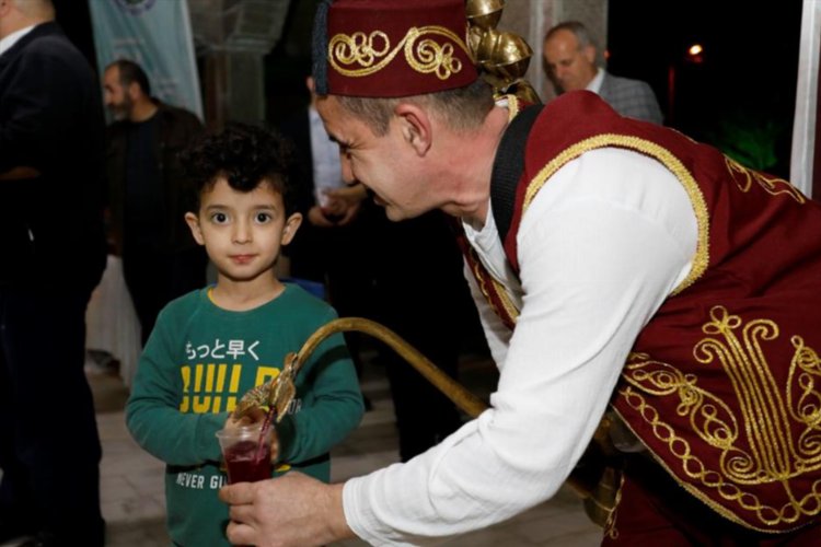 Hafız Bünyamin Topcuoğlu teravihte Bursa İnegöl cemaati ile buluştu -