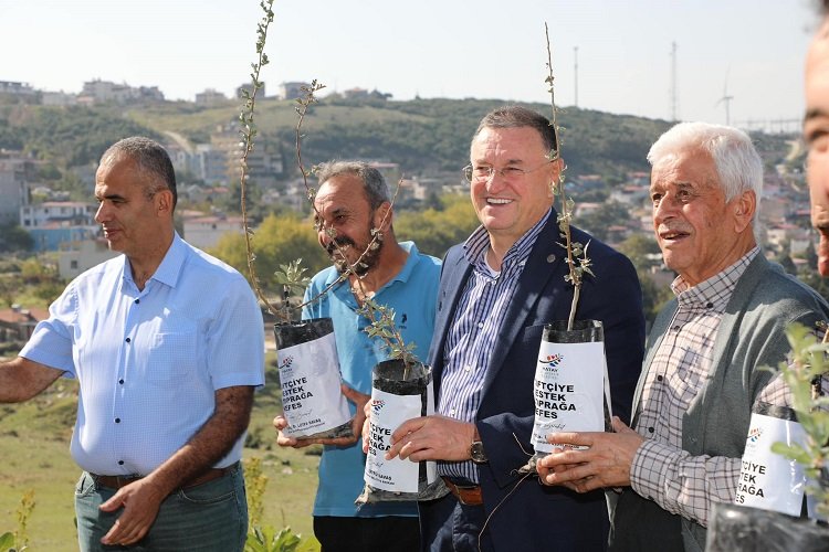 Hatay Büyükşehir Belediyesi üreticinin yanında -