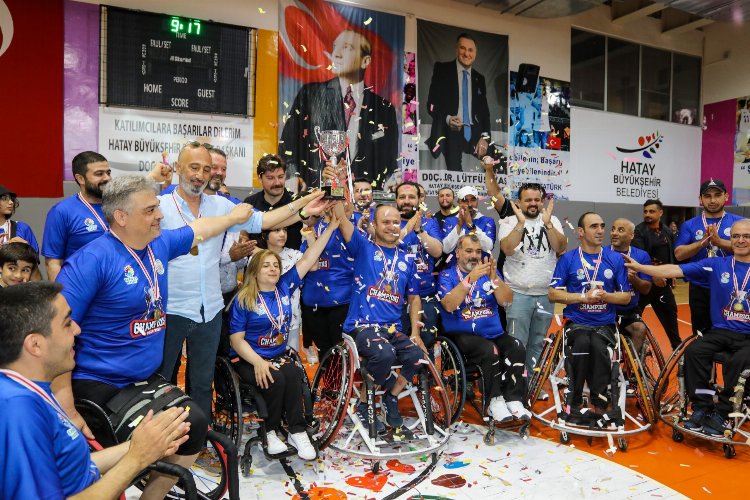 Hatay Büyükşehir Belediyespor kupasına kavuştu -
