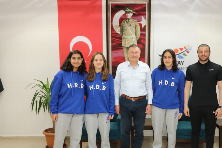 Hatay Büyükşehir Belediyesporlu sporculara milli davet -