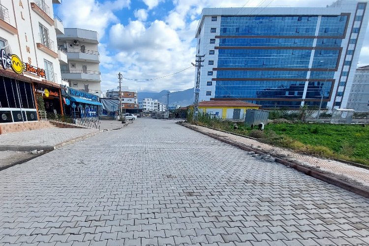 Hatay'da eğitime giden yollara bakım -