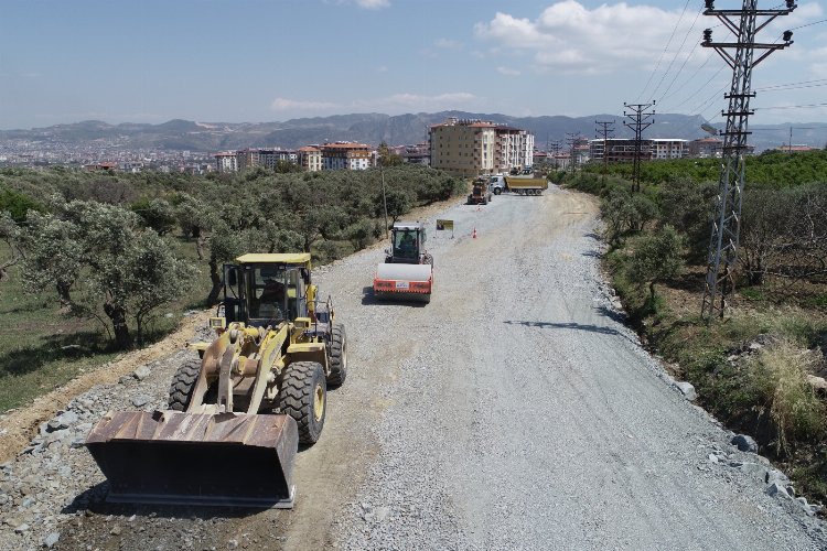 Hatay Karlısu Mahallesi asfaltlanıyor -