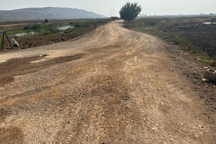 Hatay Kırıkhan'da üretime giden yollar yenileniyor -