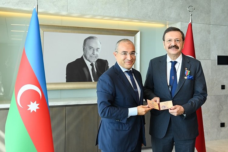 Hisarcıklıoğlu'na Azeri 'Dostluk Nişanı' -