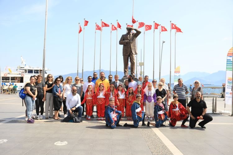 Hopa’dan yola çıkıp Marmaris’e tohum ve kozalak getirdiler -