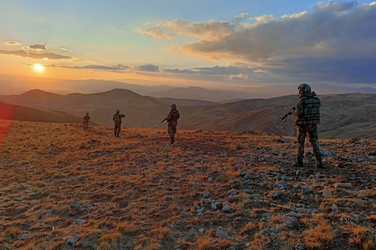 Hudutta 4'ü terörist 5 kişi yakalandı -