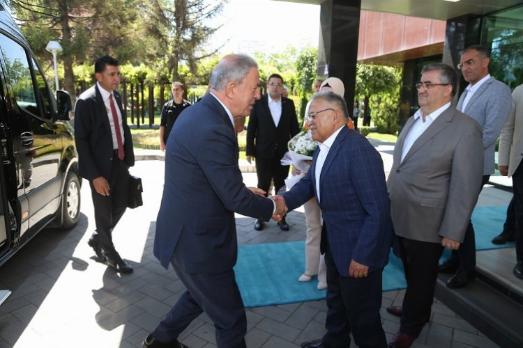Hulusi Akar'dan Büyükkılıç'a ziyaret -