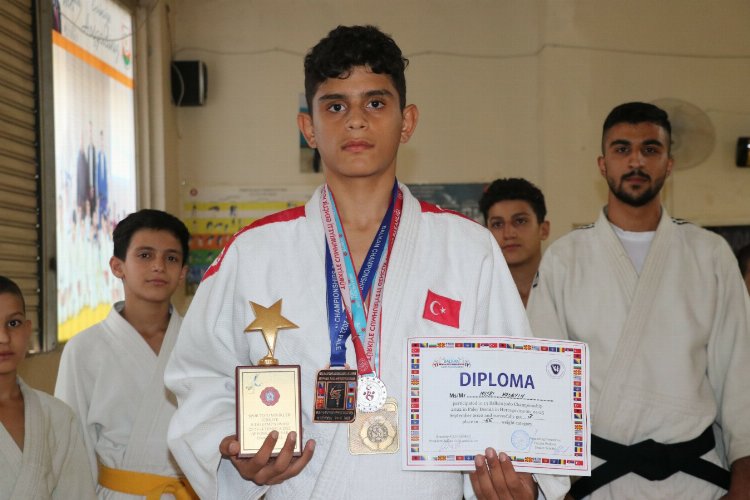 Hüseyin Müsri Şanlıurfa’nın gururu oldu -