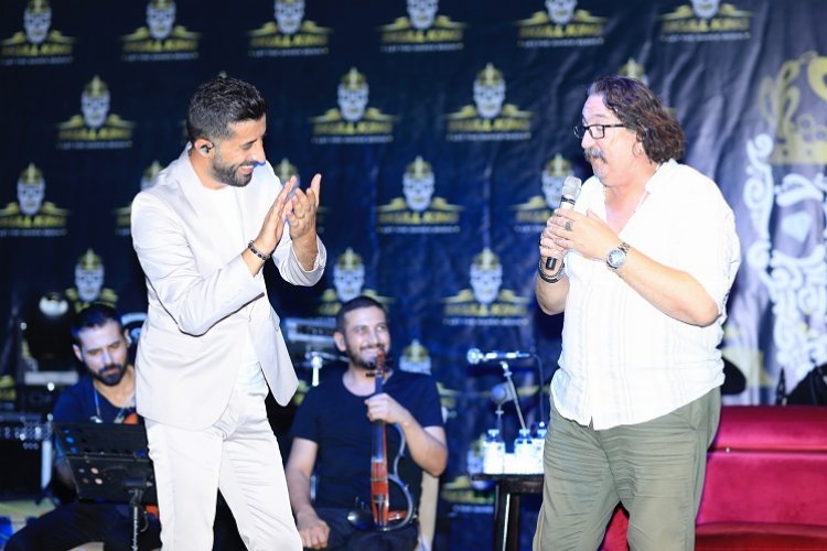 İki günlük tatilde iki şarkılık sürpriz -