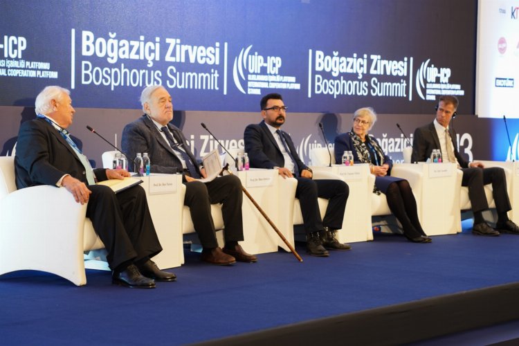 İlber Ortaylı 'Atatürk ve Dünya' panelinde konuştu -