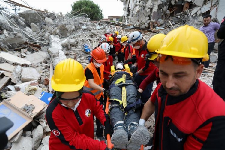 İnegöl 7,2 şiddetinde sallandı! Senaryosu gerçeği aratmadı! -