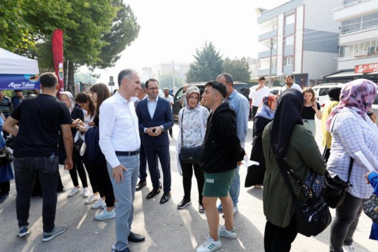 İnegöl Belediyesi YKS sınavında gençlerin yanında -