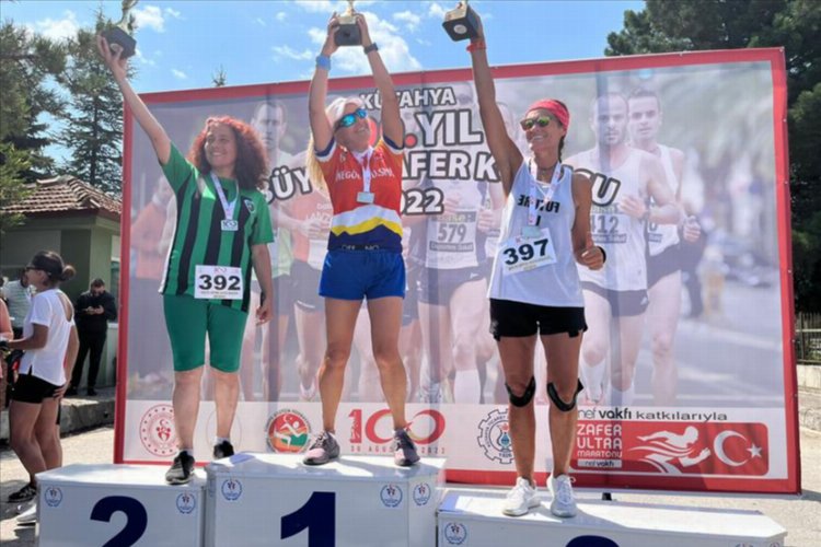 İnegöl Belediyespor iki branşta zirveye yürüdü -