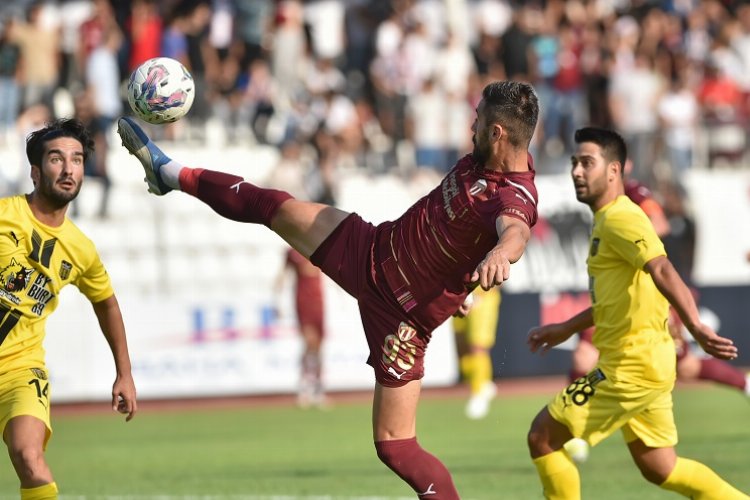 İnegölspor 'İdare'yi ele aldı -