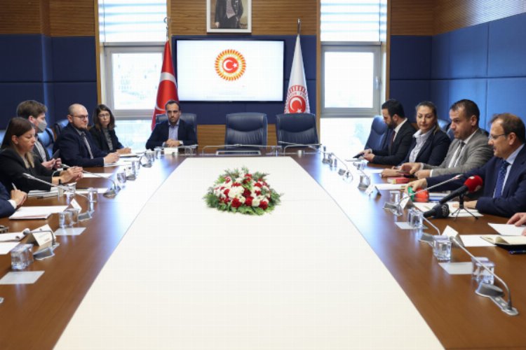 IPI Heyeti TBMM'de Çavuşoğlu ile görüştü -