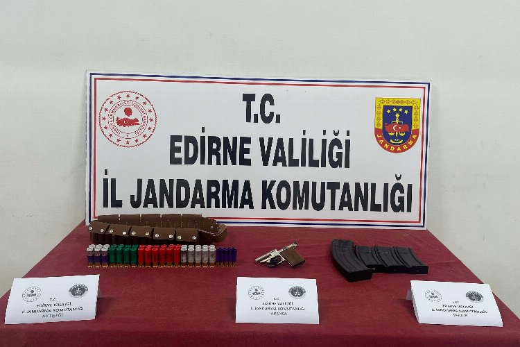 İpsala'da silah ve mühimmat ele geçirildi -