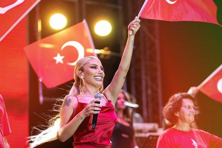 İrem Derici Manisa Turgutlu'daki adaşına umut oldu! -