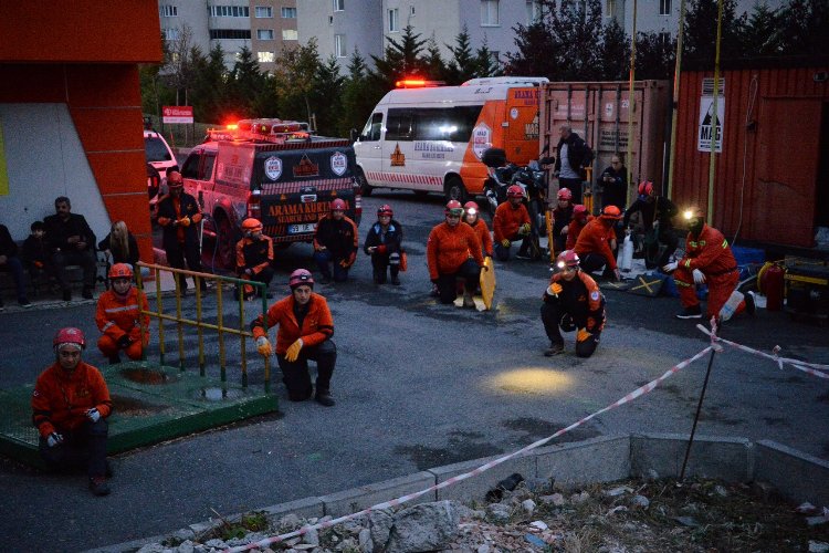İstanbul Beylikdüzü'nde 'afetlere hazırlık' eğitimi -