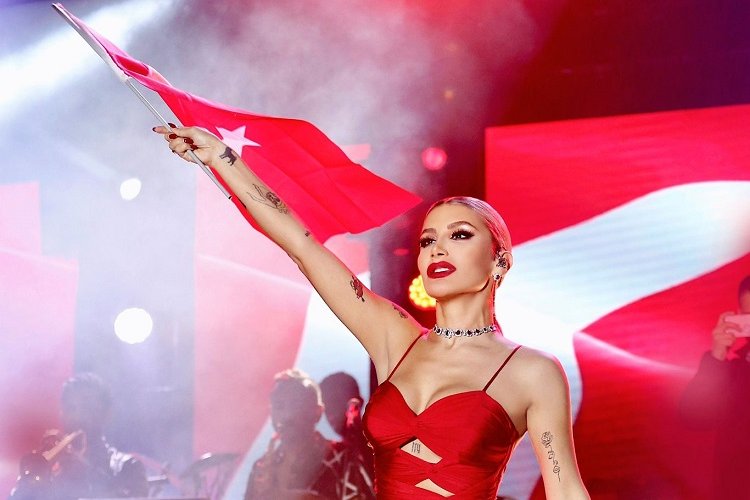 İstanbul'da '19 Mayıs' coşkusu Derici'yle yaşandı -
