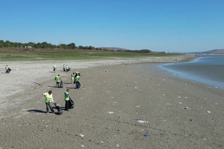 İstanbul'da baraj havzalarından haftada 100 ton atık toplanıyor -