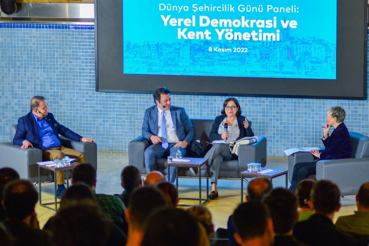 İstanbul'da yerel demokrasi ve kent yönetimi konuşuldu -