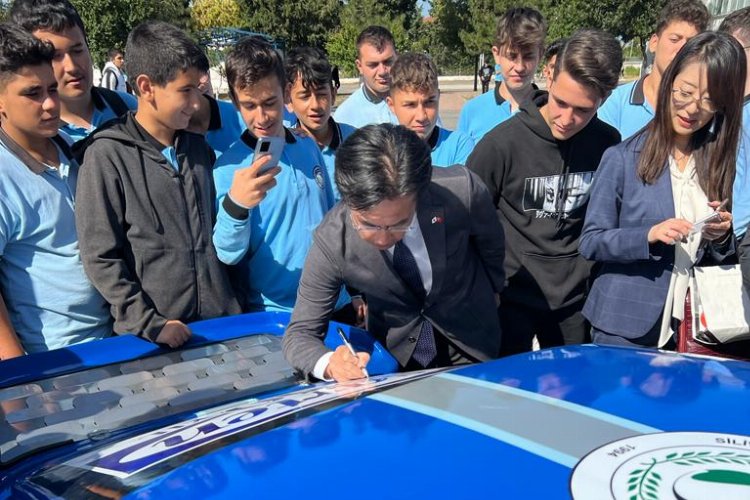 İstanbul Silivri'de liselilerin ürettiği elektrikli otomobile Japon imzası -