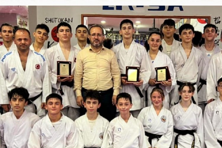 İstanbul Sultangazi'de 'Gelecek'ten dünya şampiyonlarına tebrk -