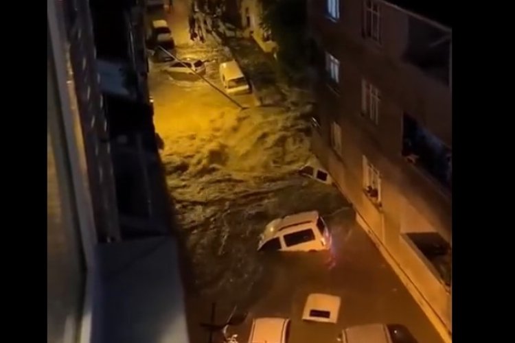 İstanbul'u sağanak vurdu: 2 ölü! -