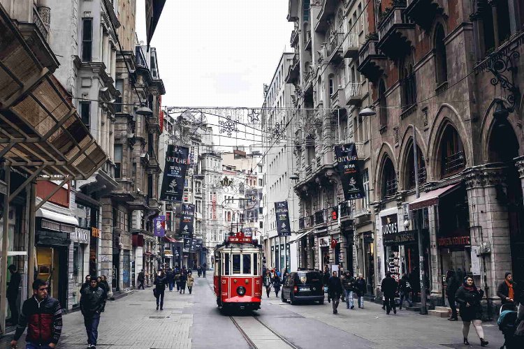 İstiklal Caddesi yüzde 120’lik kira artışıyla rekor kırdı! Dünyada en dikkat çekici caddeler... -
