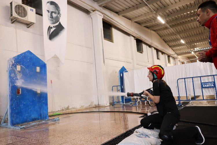 İtfaiyeci olabilmek için kıyasıya yarıştılar -