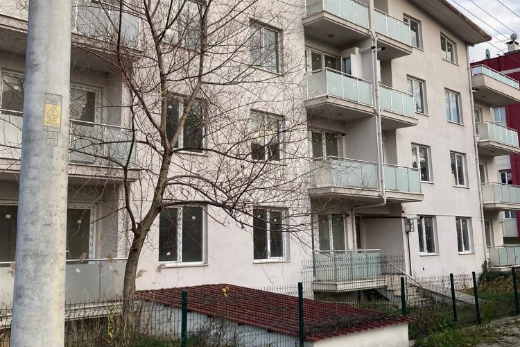 İYİ Parti Kızılay'ın İzmit'teki binasını sordu -