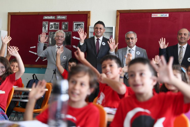 İzmir Aliağa'da 'İlköğretim' heyecanı -