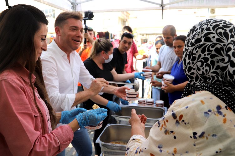 İzmir Bayındır'da aşure ikramı -