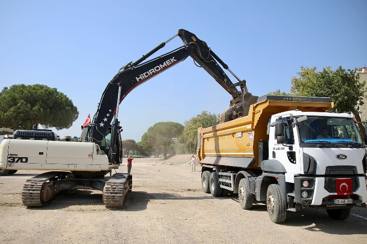 İzmir Bergama'da Millet Bahçesi'ne ilk kazma -