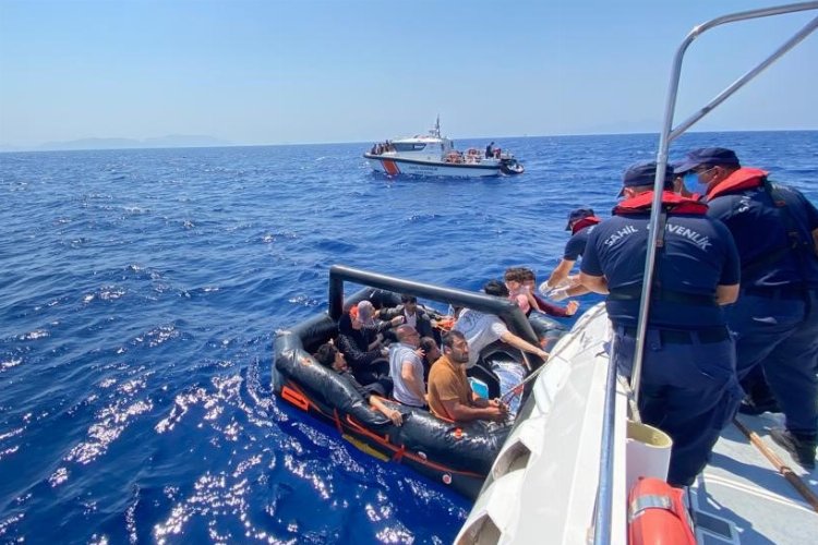 İzmir Çeşme'de tekne battı: 5 ölü! -