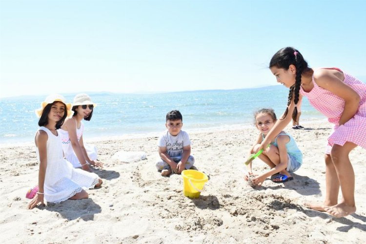 İzmir'de Başkan Gümrükçü, Çiğlileri denizle buluşturdu -