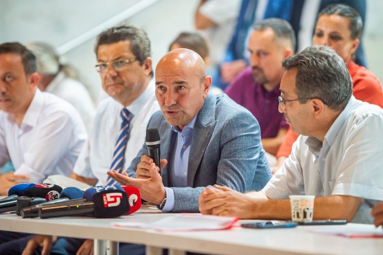 İzmir'de Başkan Tunç Soyer'den asbestli gemiye dava! -