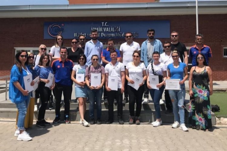 İzmir'de Narlıdere personel 'AFAD gönüllüsü' oldu -