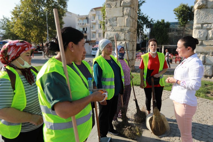 İzmir Efes Selçuk'un kadın başkanı, sokakları da kadınlara emanet etti -