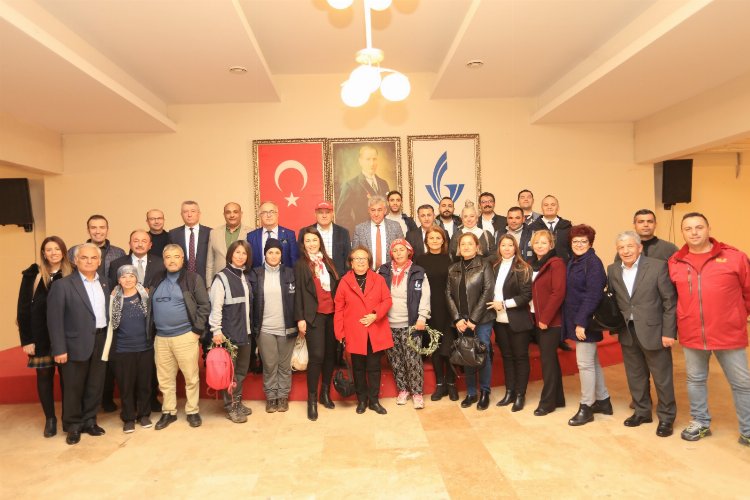 İzmir Güzelbahçe Belediyesi’nden yeni yıl kutlaması -