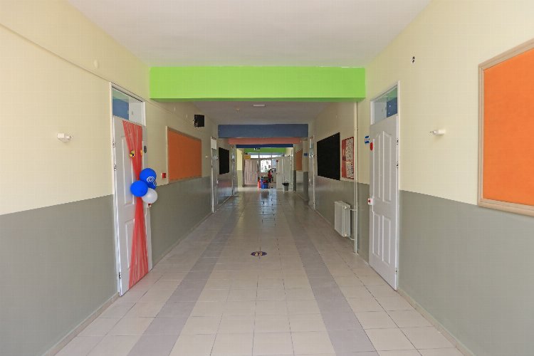 İzmir Güzelbahçe'de okullar yeni döneme hazır -