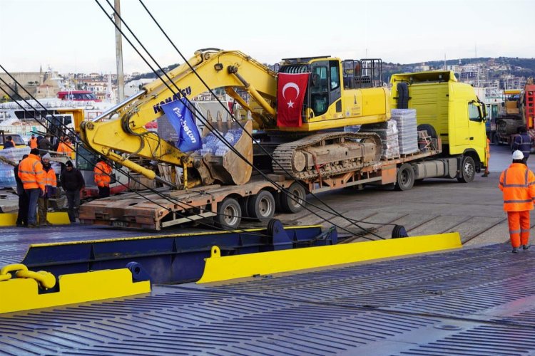 İzmir'in iş makineleri Antakya görevinde -