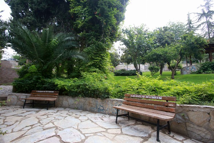 İzmir Karabağlar'da Adnan Süvari Parkı yenilendi -