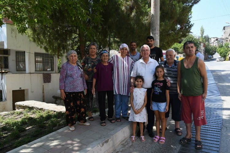 İzmir Karabağlar'da bir taşta iki kuş -