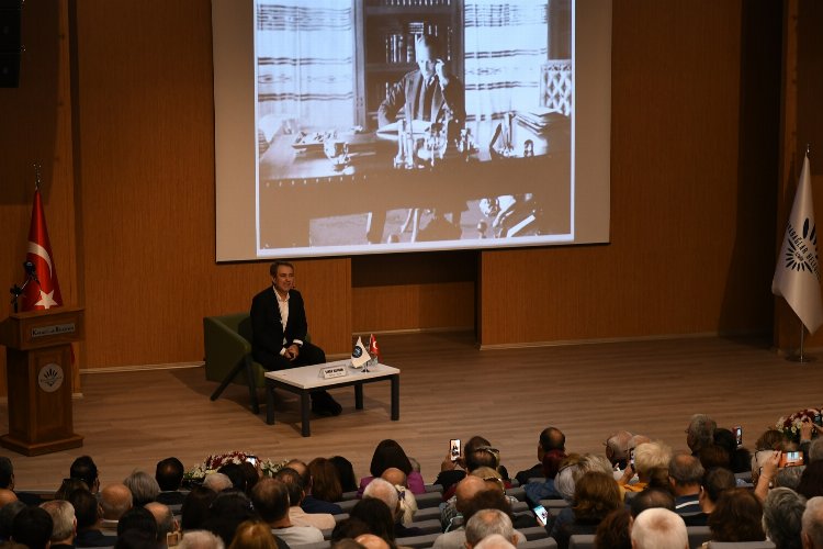 İzmir Karabağlar'da Sinan Meydan'dan 'Atatürk'ü Anlamak' söyleşisi -