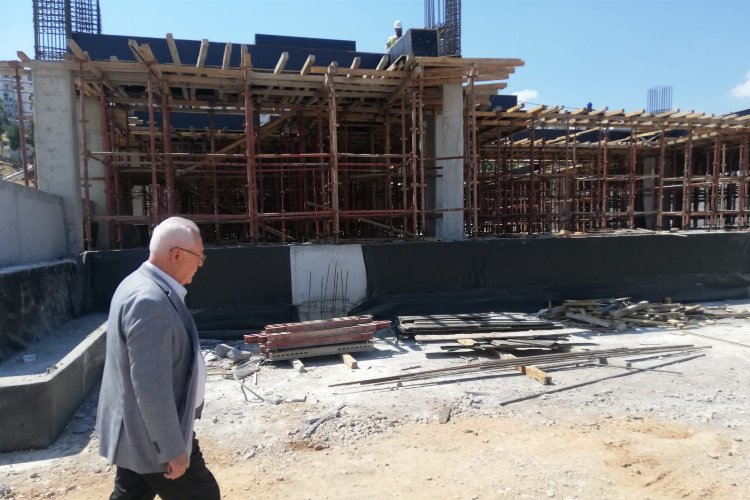 İzmir Karabağlar'da 'spor merkezi' inşaası tam gaz -